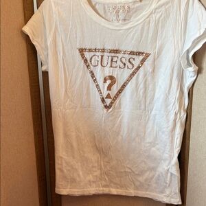 Guess White Tee with Sparkling Gold Emblem xl